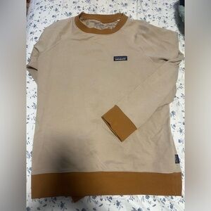 Patagonia women’s crewneck sweater